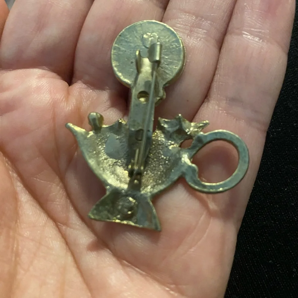 Festive Candle Brooch with Holly Design vintage - Picture 4 of 9